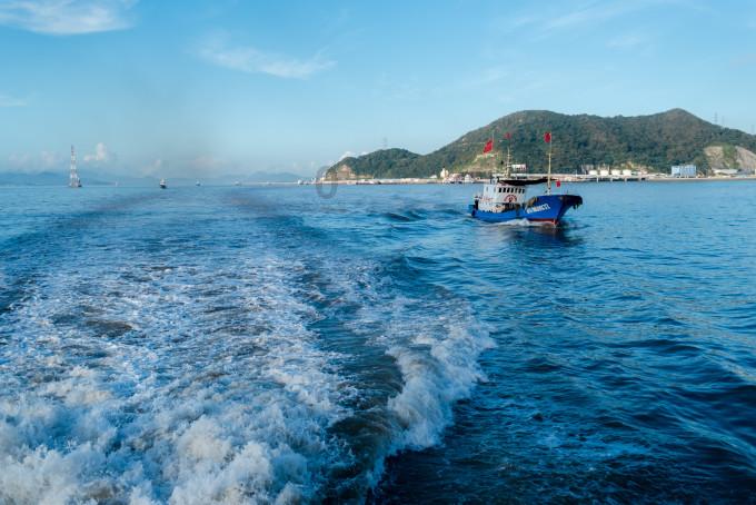 相同性别可以互相喜欢吗？我经常想起比我大5岁的男生很难受怎么办？游戏画面