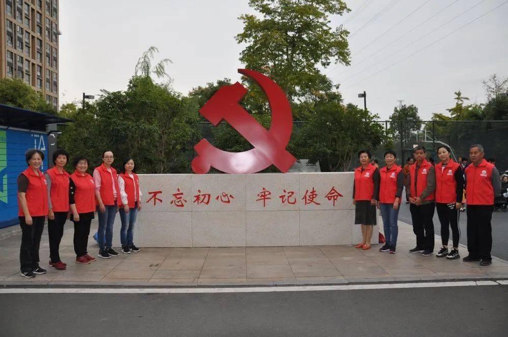 相同性别可以互相喜欢吗？我经常想起比我大5岁的男生很难受怎么办？游戏画面